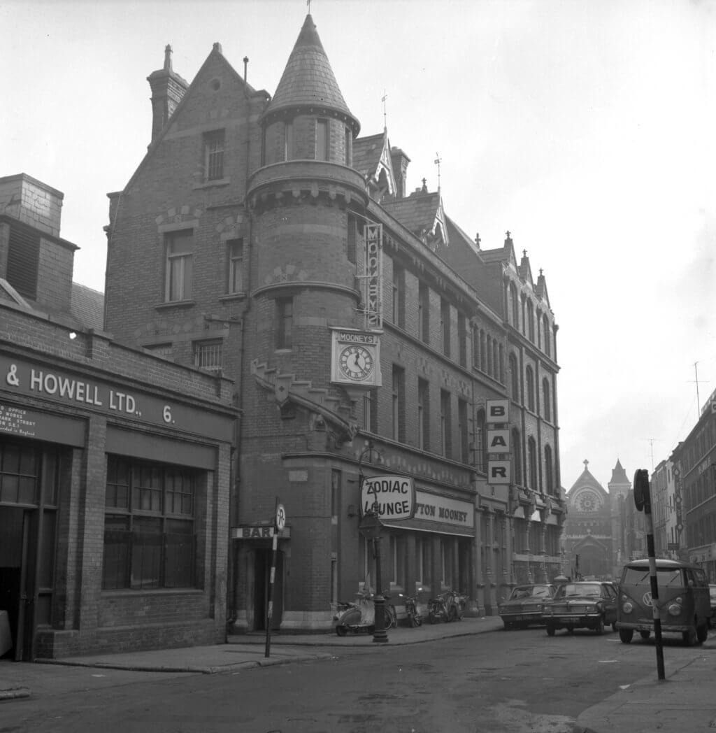 1976 - 1985 The Zodiac Lounge (Now Bruxelle's) Harry St Sold 1976